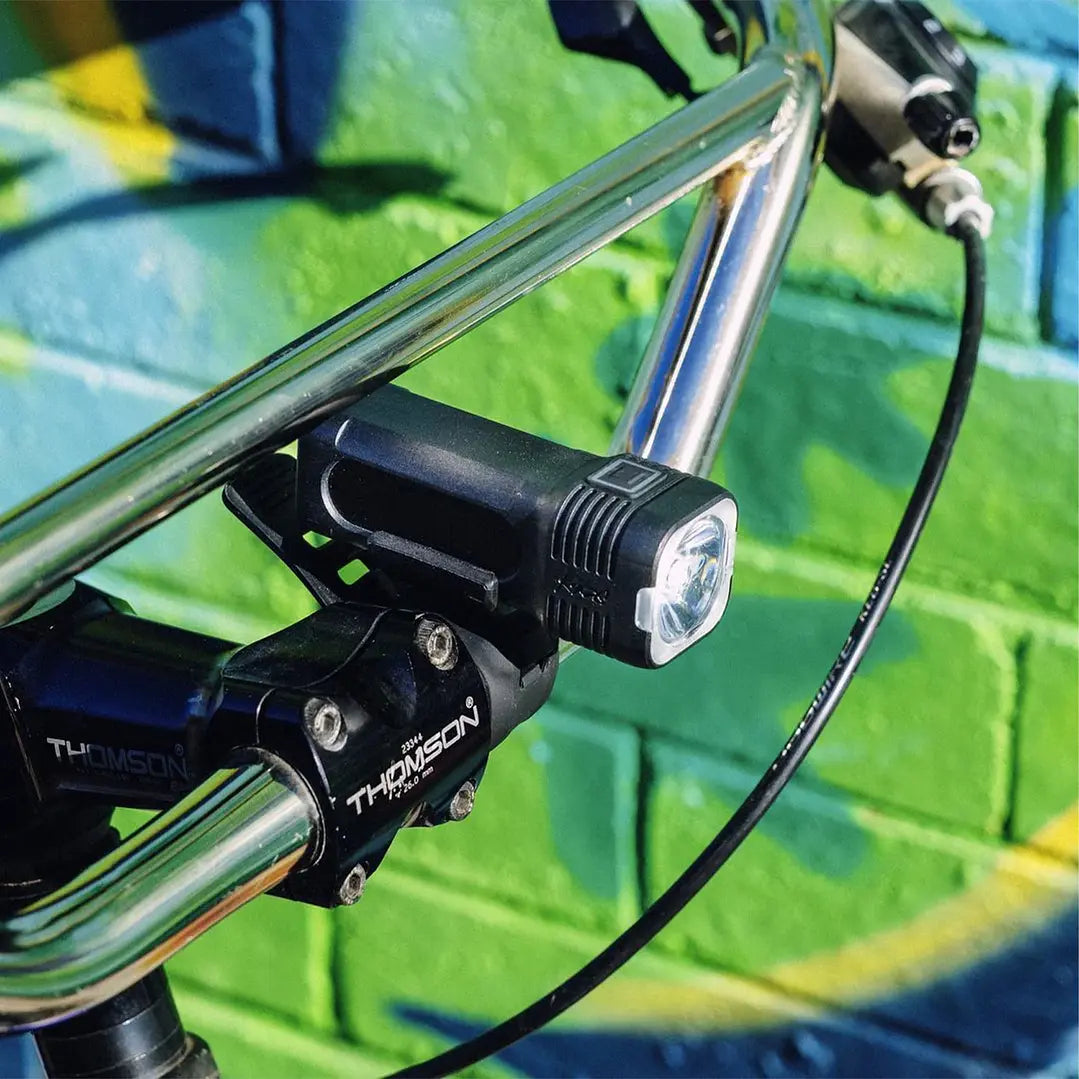 Pack de Luces Blinder Pro 400 lm + Plus Trasera 20 lm