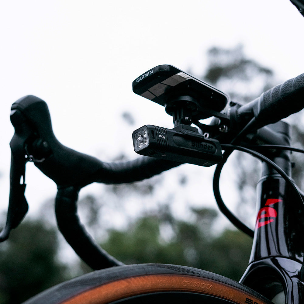 Luz delantera Knog Blinder 900L