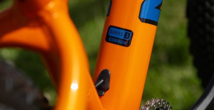 Bicicleta Dirt Alcatraz Aro 24