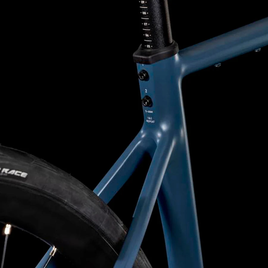 Bicicleta Ruta attain Pro Aro 700c