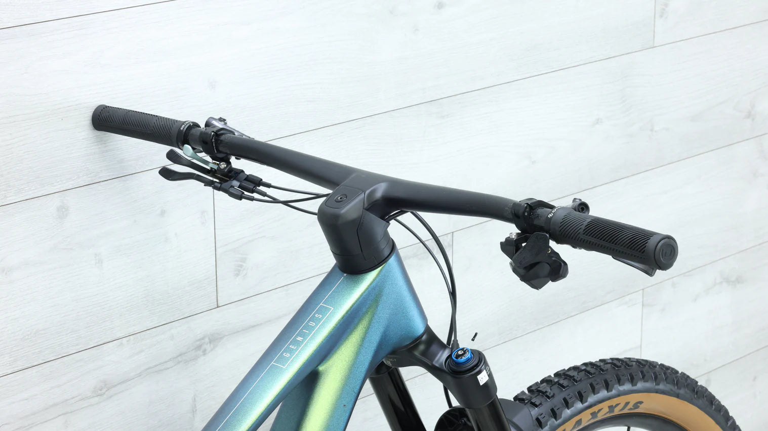 Bicicleta Enduro doble suspensión Genius 910