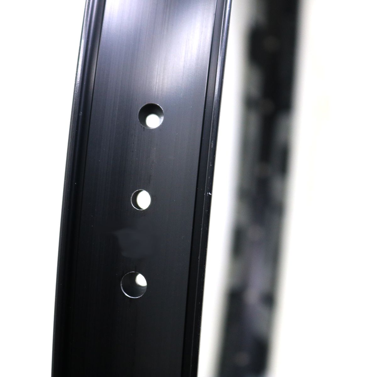 Llanta U50 27.5 32H TL Presta Sin Ojetillos