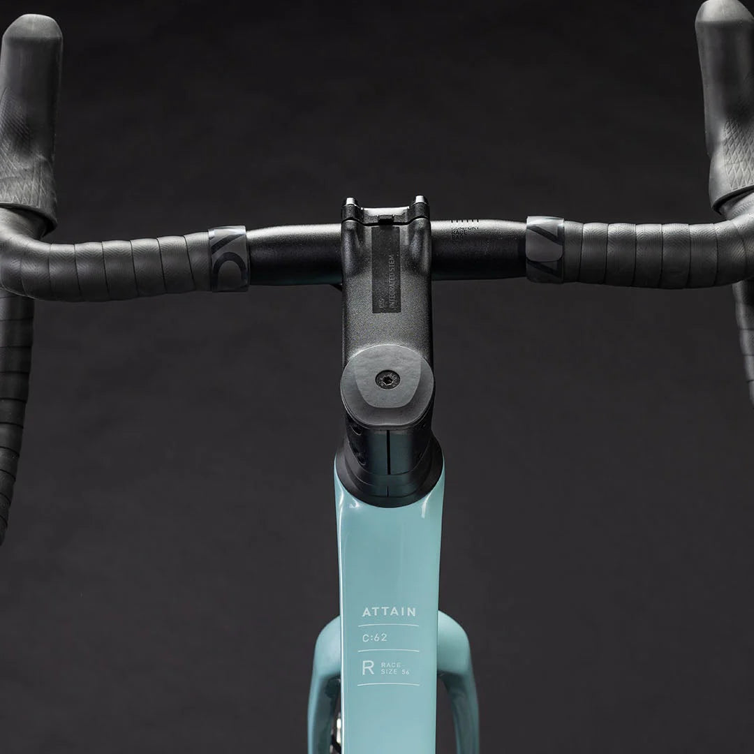 Bicicleta ATTAIN C:62 RACE SKYLIGHTBLUE´N´CYAN