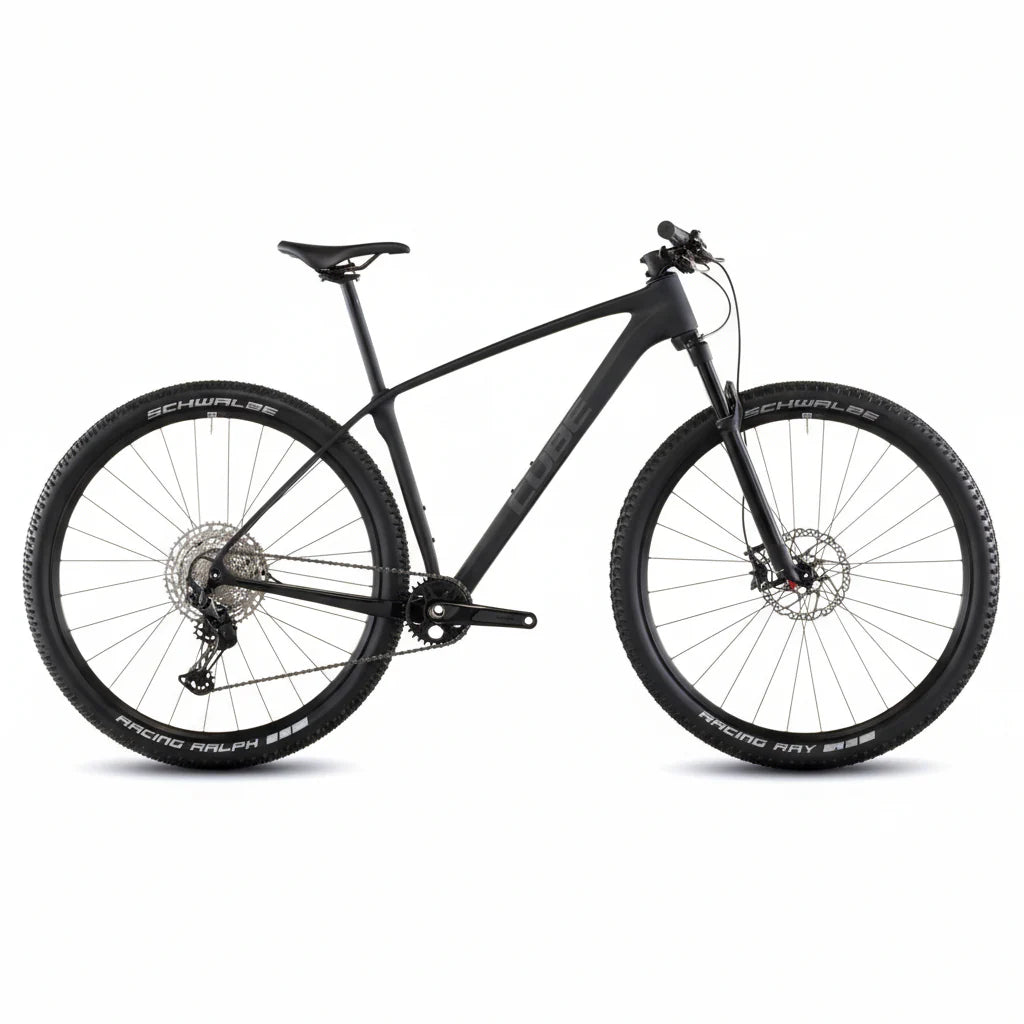 Bicicleta REACTION C:62 PRO BLACKLINE