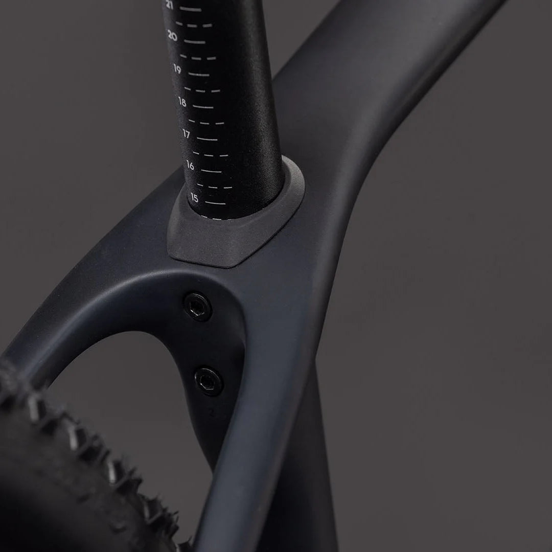 Bicicleta REACTION C:62 PRO BLACKLINE