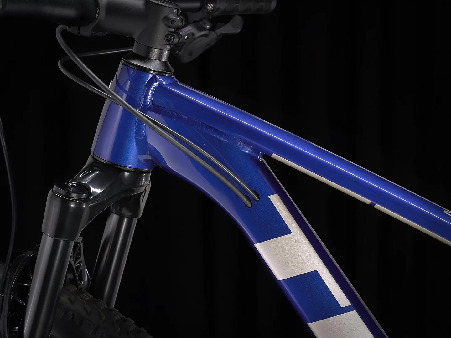 Bicicleta Mountain Bike X-Caliber 8 Aro 27.5