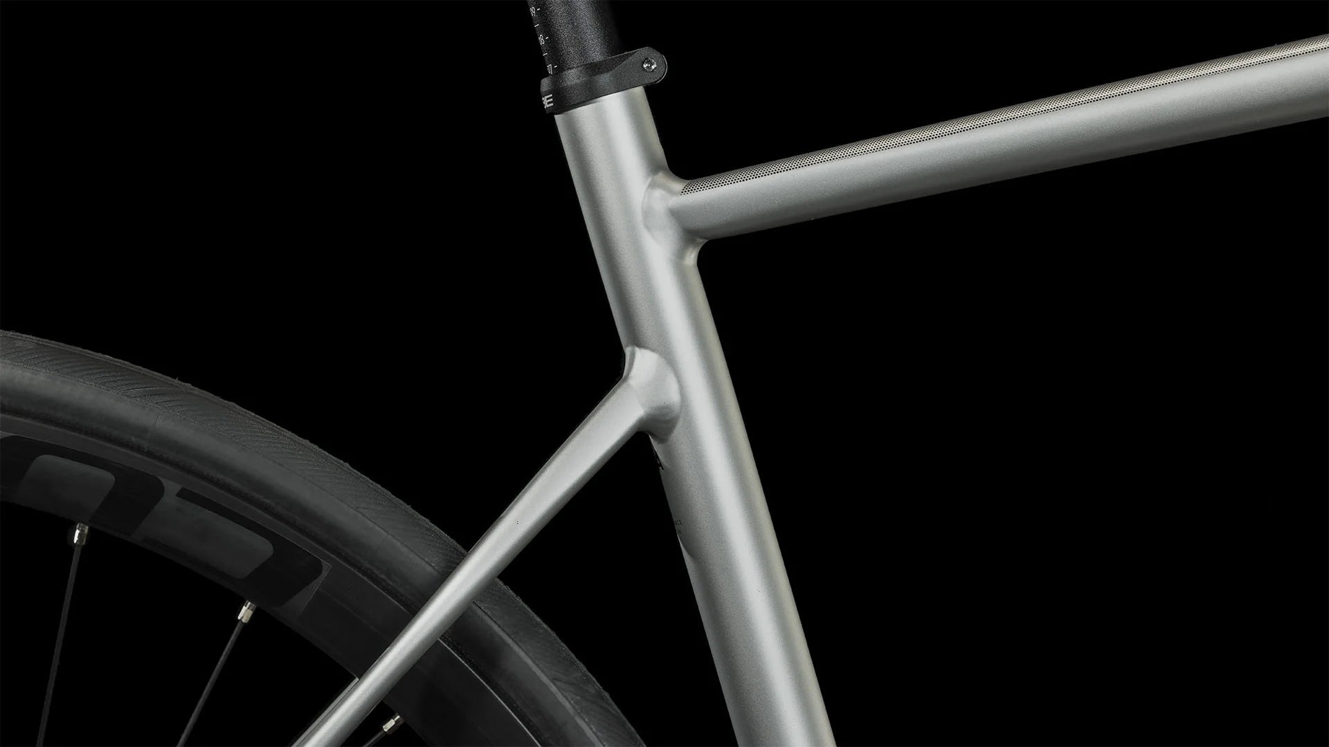 Bicicleta Ruta Attain pro Aro 700c