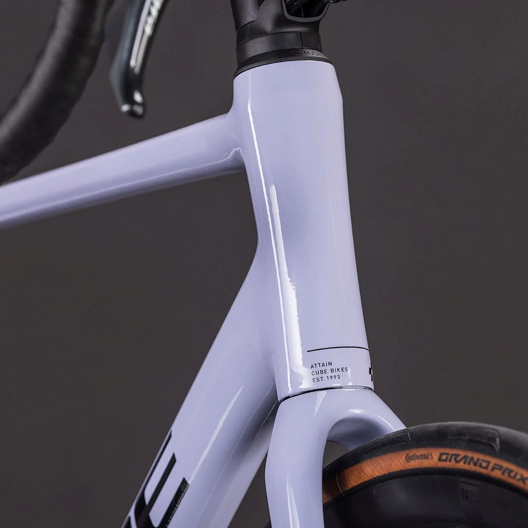 Bicicleta ATTAIN RACE CYCLAMEN´N´BLACK