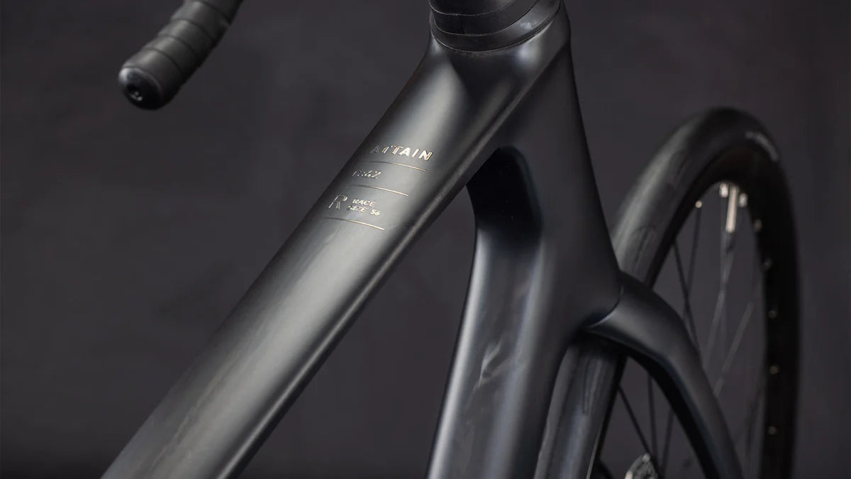 Bicicleta Ruta Attain C:62 2026