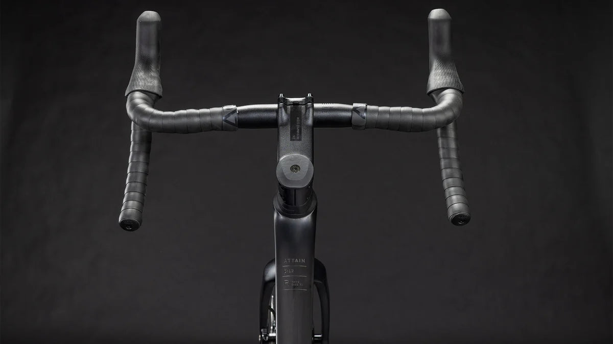 Bicicleta Ruta Attain C:62 2026