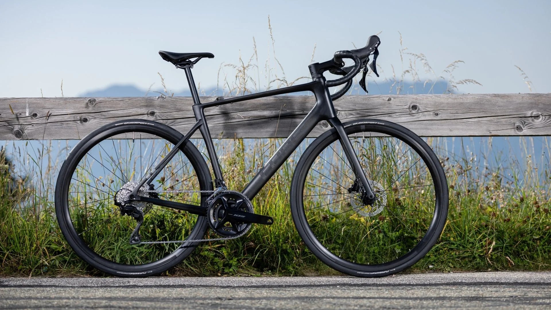 Bicicleta Ruta Attain C:62 Race Blackline